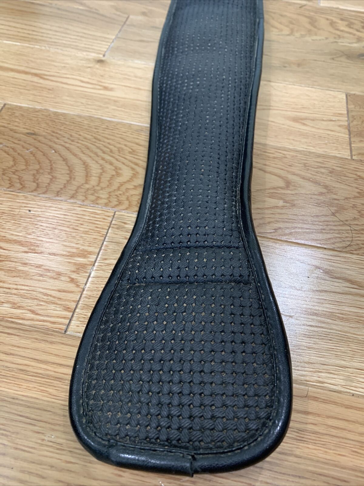 30 Inch Wintec Pro Chafeless Black Dressage Short Girth