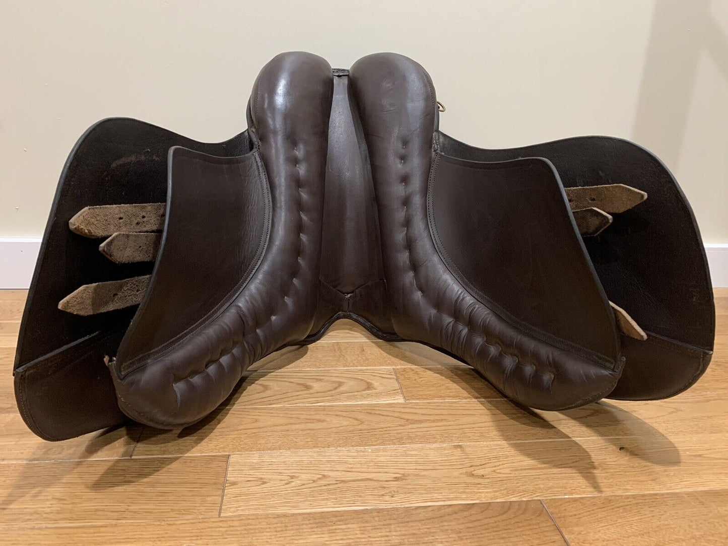 17 inch General All Purpose AP Medium Wide Brown English Saddle