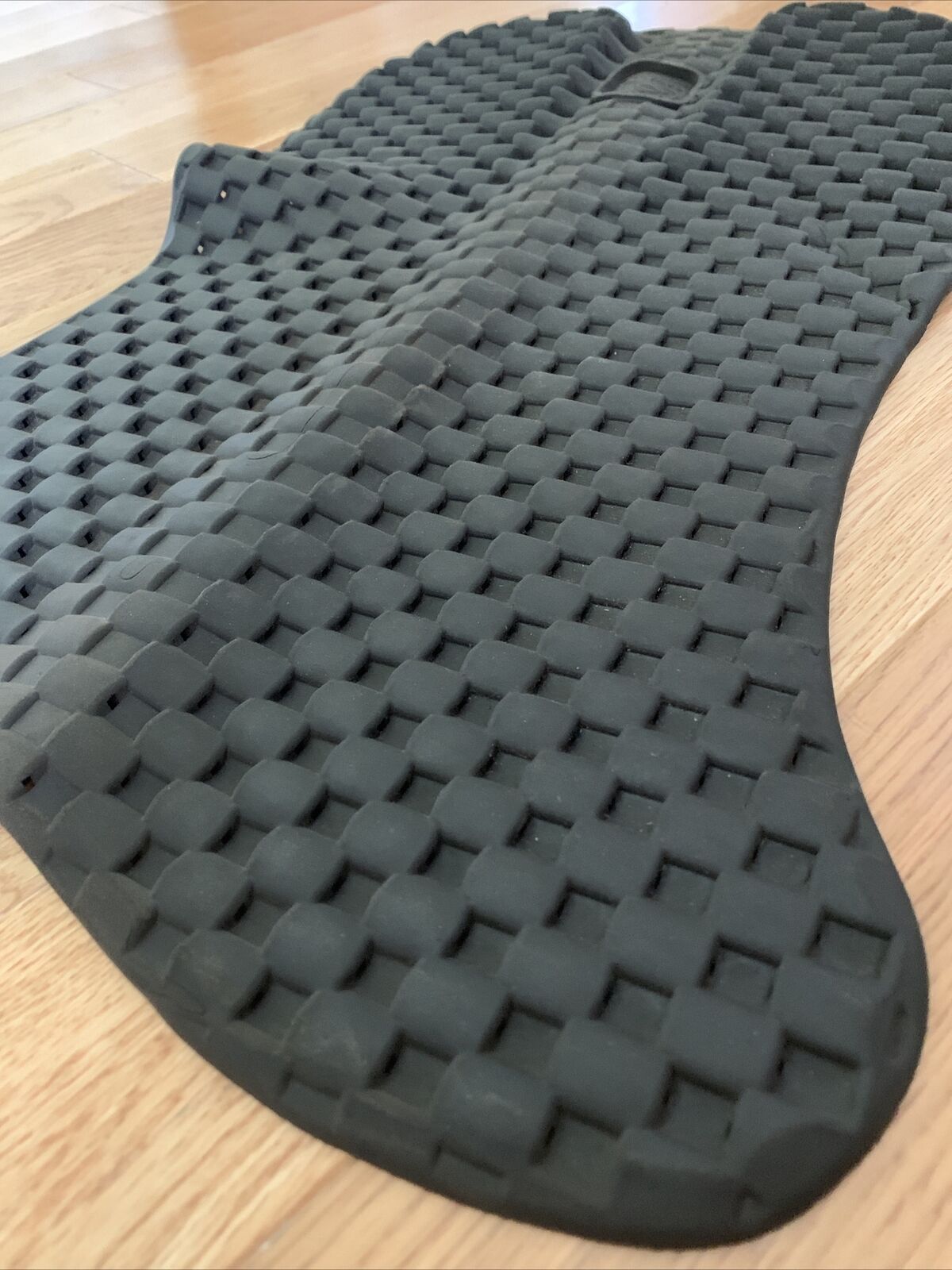 Acavallo Hexagonal Soft Gel Pad w/ Micropile Backing Half Pad